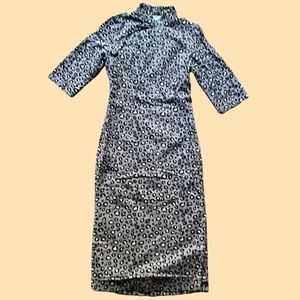 Purple graphic print midi dress